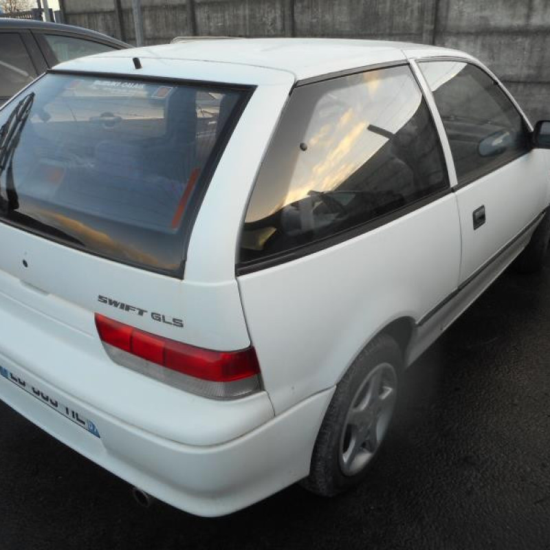 Serrure avant droit SUZUKI SWIFT 2 Photo n°6