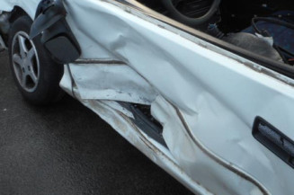Serrure avant droit SUZUKI SWIFT 2