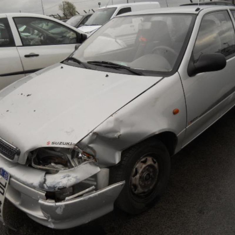 Vitre avant droit SUZUKI SWIFT 2 Photo n°2