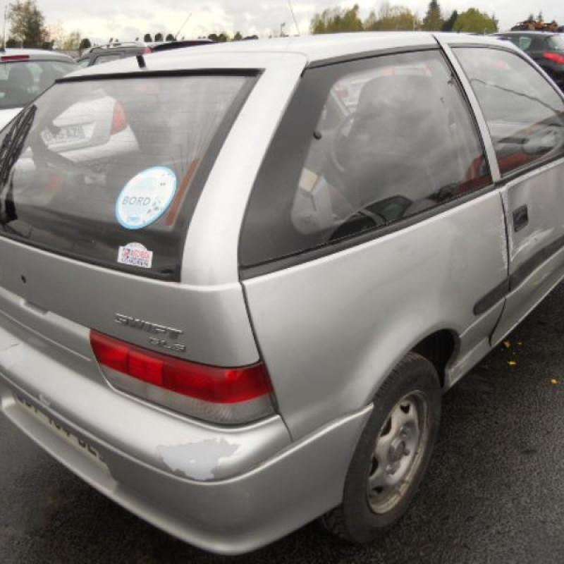 Vitre avant droit SUZUKI SWIFT 2 Photo n°4