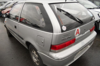 Vitre avant droit SUZUKI SWIFT 2