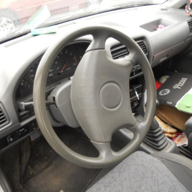 Vitre avant droit SUZUKI SWIFT 2 Photo n°6