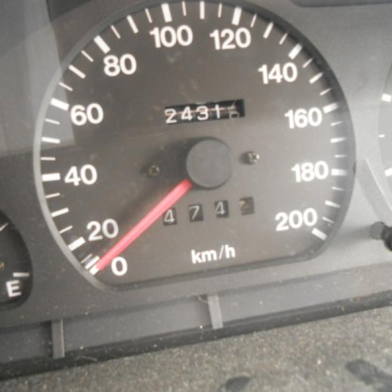 Vitre avant droit SUZUKI SWIFT 2 Photo n°9