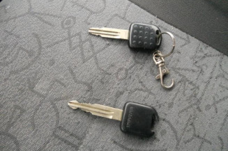 Leve vitre electrique avant droit SUZUKI SWIFT 2