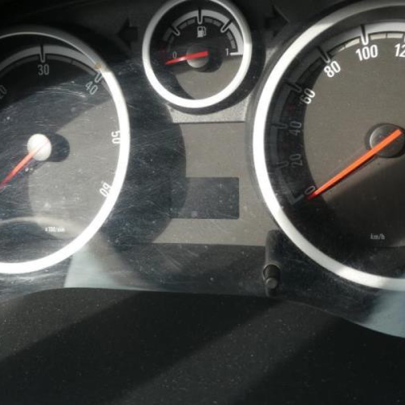 Bouton de warning OPEL CORSA D Photo n°12
