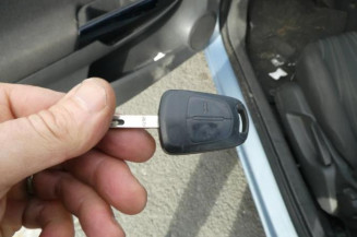 Bouton de warning OPEL CORSA D