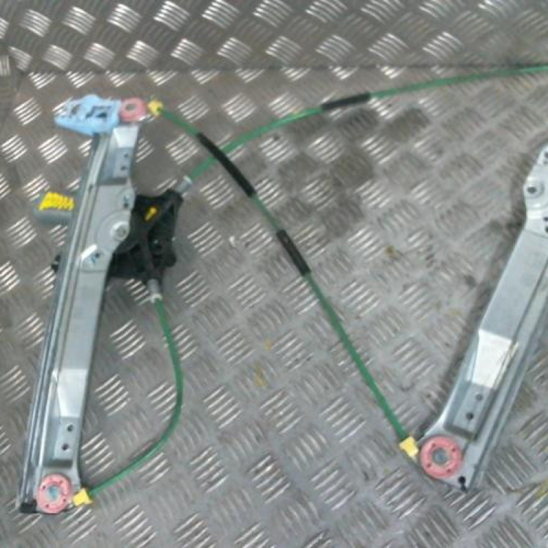 Leve vitre electrique avant gauche OPEL CORSA D Photo n°1