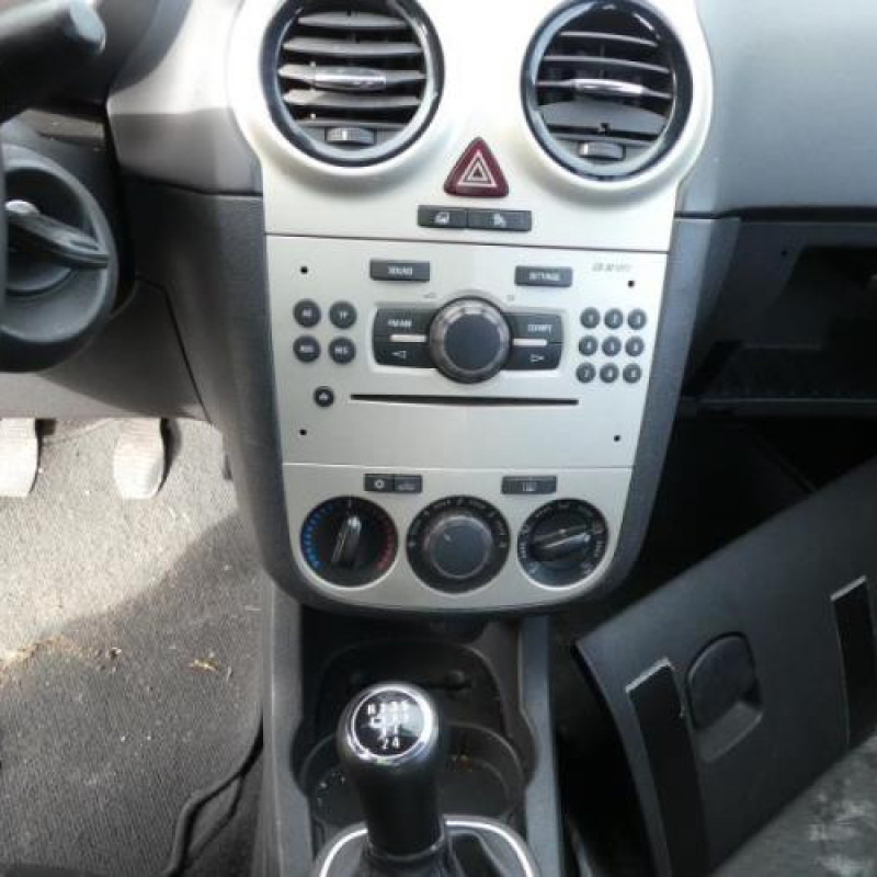Leve vitre electrique avant gauche OPEL CORSA D Photo n°10