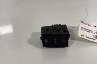 Bouton de warning VOLKSWAGEN UP Photo n°1