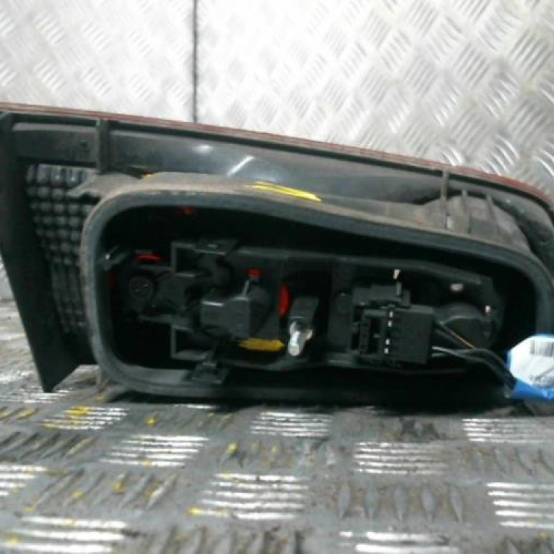 Feu arriere secondaire gauche (feux) RENAULT LAGUNA 2 Photo n°2