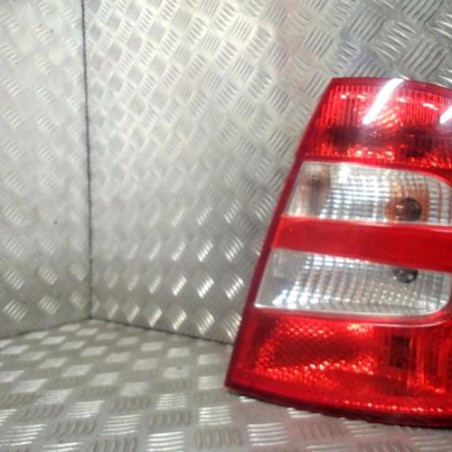 Feu arriere principal droit (feux) SKODA FABIA 1 Photo n°1