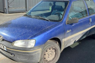 Pare choc avant PEUGEOT 106
