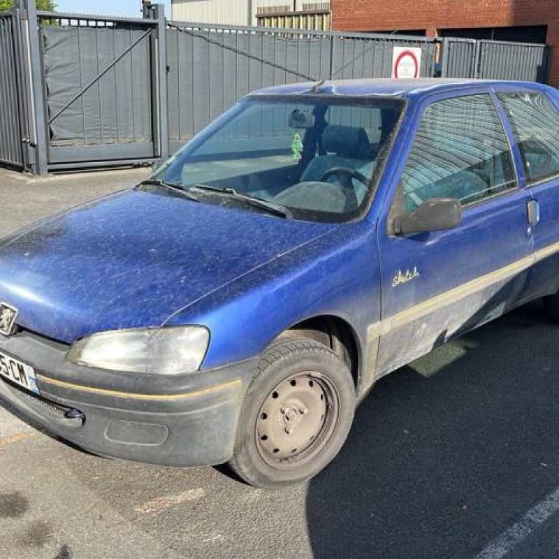 Pare choc avant PEUGEOT 106 Photo n°6