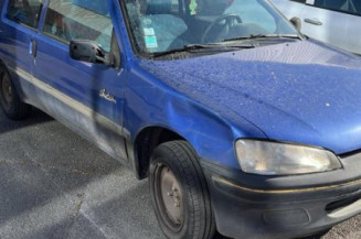Pare choc avant PEUGEOT 106