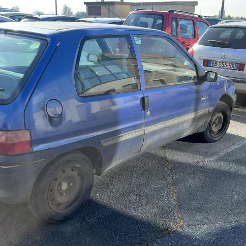 Pare choc avant PEUGEOT 106 Photo n°8
