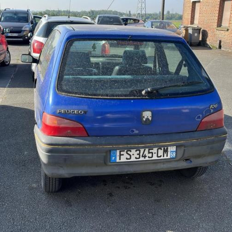 Pare choc avant PEUGEOT 106 Photo n°10