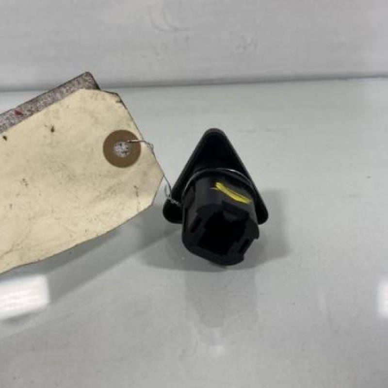 Bouton de warning FORD FUSION Photo n°3
