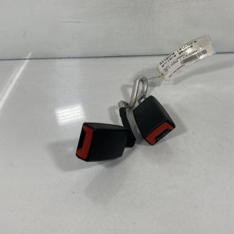 Attache ceinture arriere gauche AUDI A3 2 Photo n°2