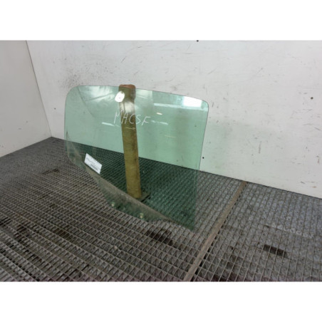 Vitre arriere droit PEUGEOT 207