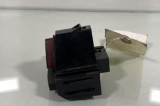 Bouton de warning OPEL CORSA D