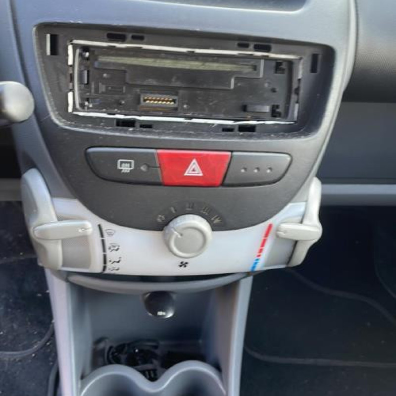 Moteur essuie glace arriere CITROEN C1 1 Photo n°10
