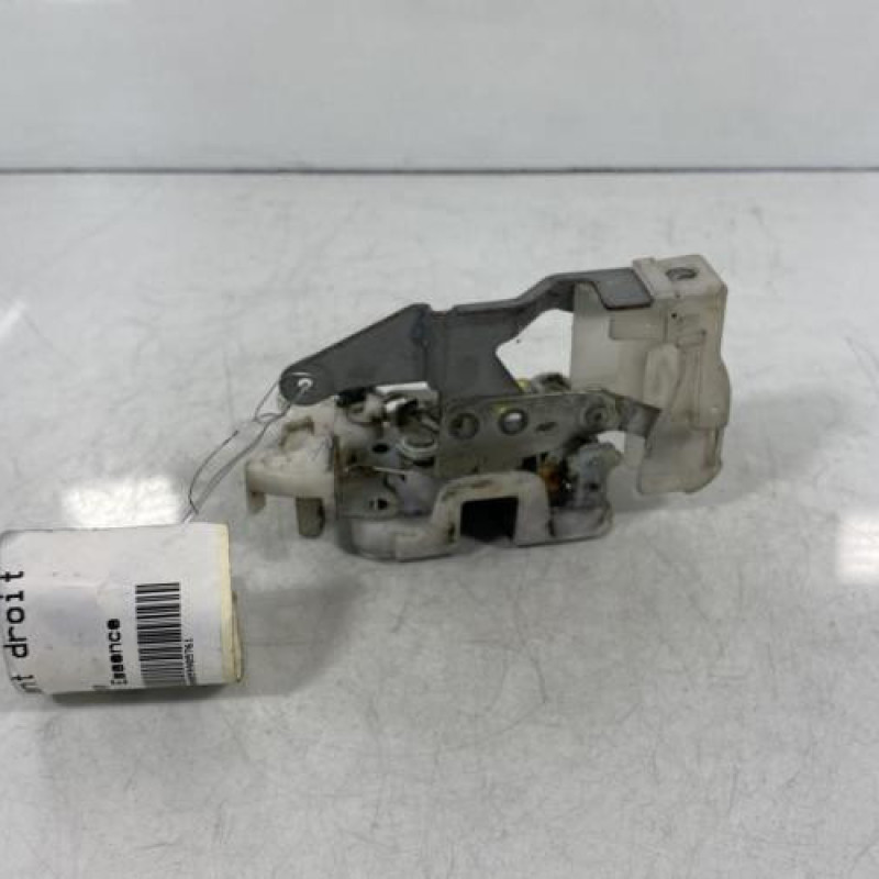 Serrure avant droit TOYOTA AYGO 1 Photo n°1