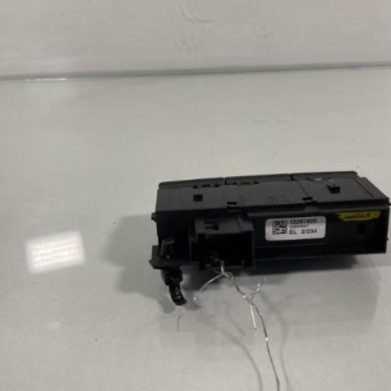 Bouton de warning OPEL MERIVA B Photo n°3