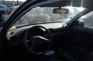 Serrure avant droit HYUNDAI PONY 3
