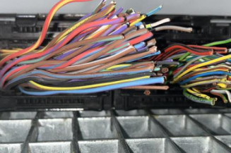 Calculateur moteur AUDI A1 1