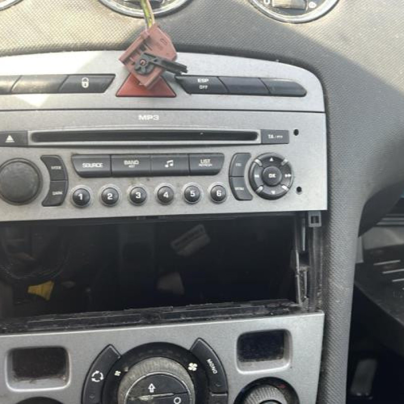 Leve vitre electrique avant droit PEUGEOT 308 1 Photo n°10