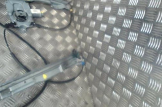 Leve vitre electrique avant droit RENAULT CLIO 3 Photo n°1