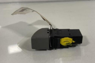 Bouton de warning NISSAN MICRA 2