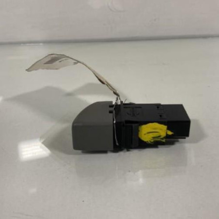 Bouton de warning NISSAN MICRA 2