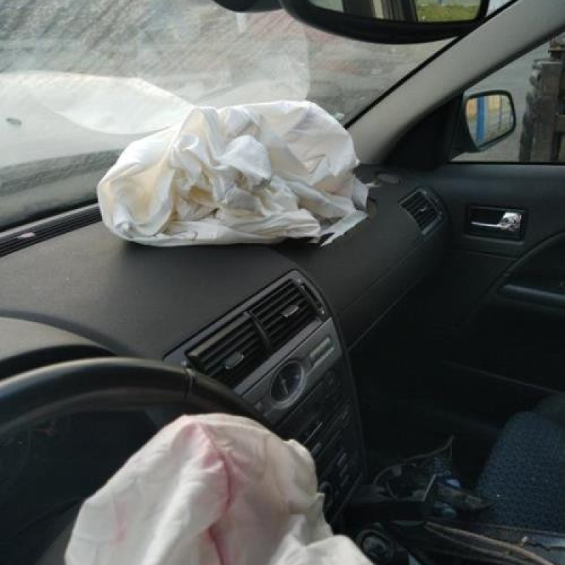 Vitre arriere droit FORD MONDEO 2 Photo n°13