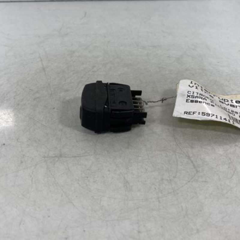 Interrupteur de leve vitre avant droit CITROEN XSARA PICASSO Photo n°2