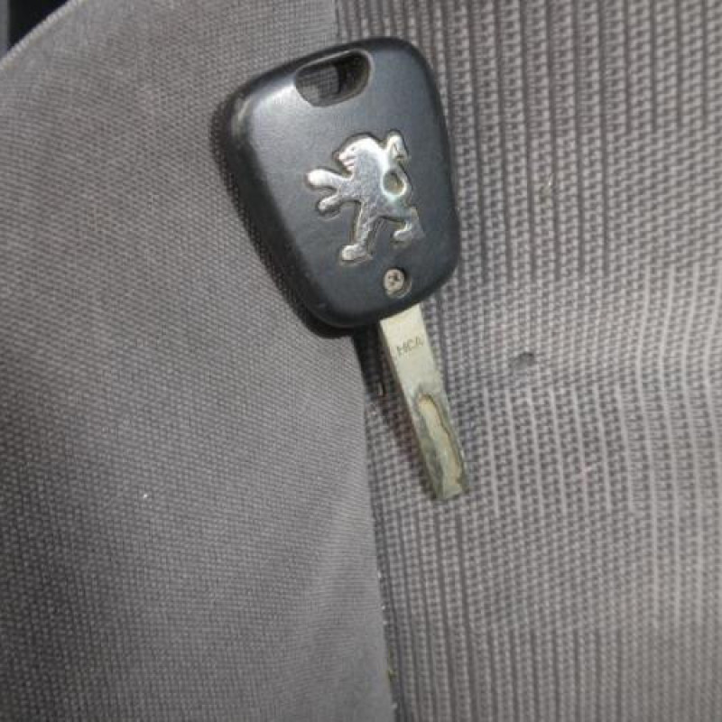 Serrure avant droit PEUGEOT 307 Photo n°12