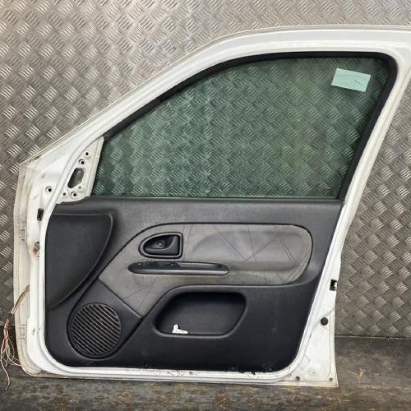 Porte avant droit RENAULT CLIO 2 Photo n°4