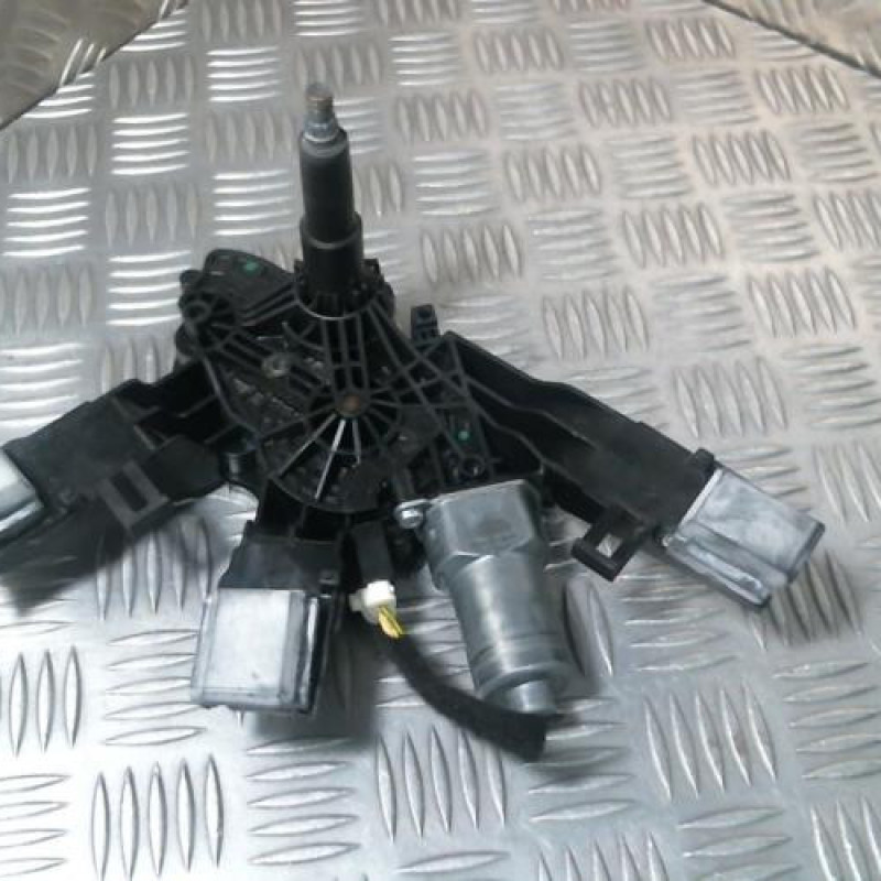 Moteur essuie glace arriere PEUGEOT 308 2 Photo n°1