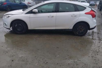 Moteur essuie glace avant droit FORD FOCUS 3