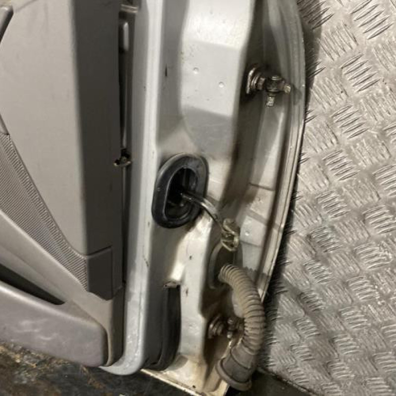 Porte avant gauche FORD FOCUS 1 Photo n°4