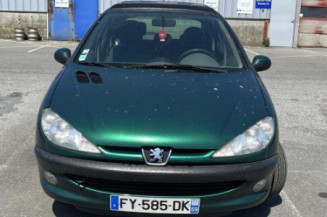Pretensionneur de ceinture avant droit PEUGEOT 206