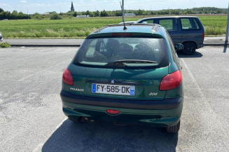Pretensionneur de ceinture avant droit PEUGEOT 206
