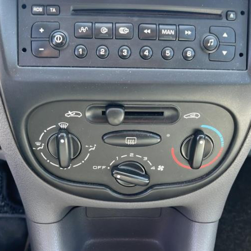 Pretensionneur de ceinture avant droit PEUGEOT 206 Photo n°9