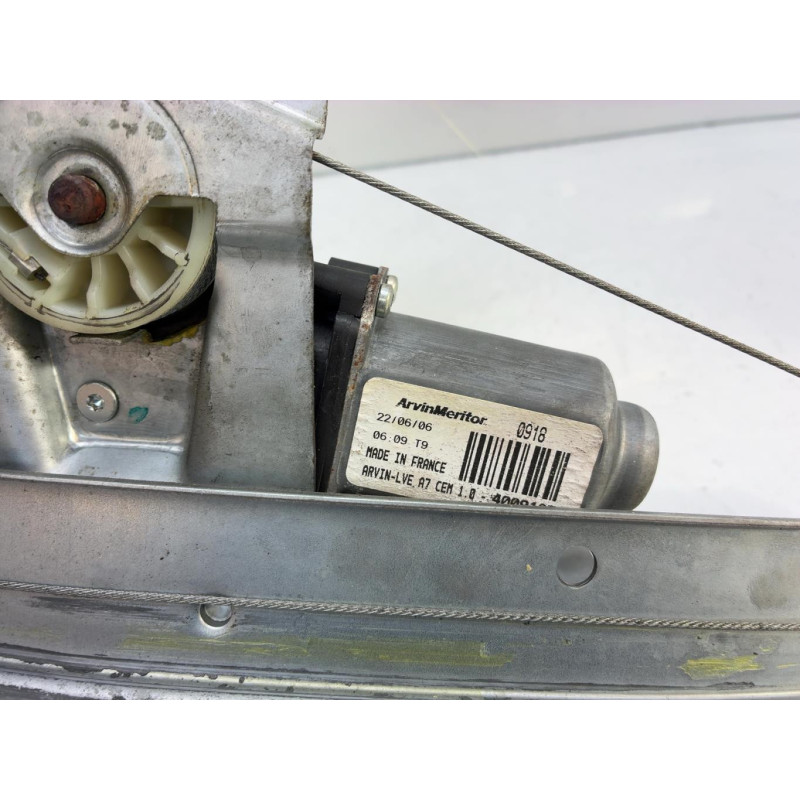 Leve vitre electrique arriere droit PEUGEOT 207 Photo n°5