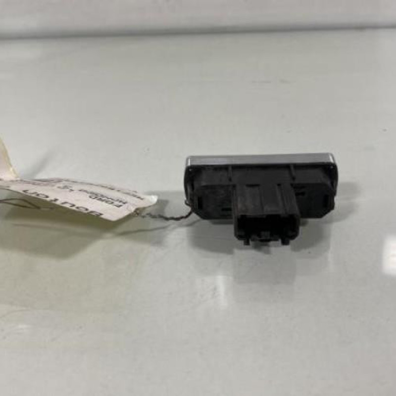 Bouton de warning FORD MONDEO 3 Photo n°3