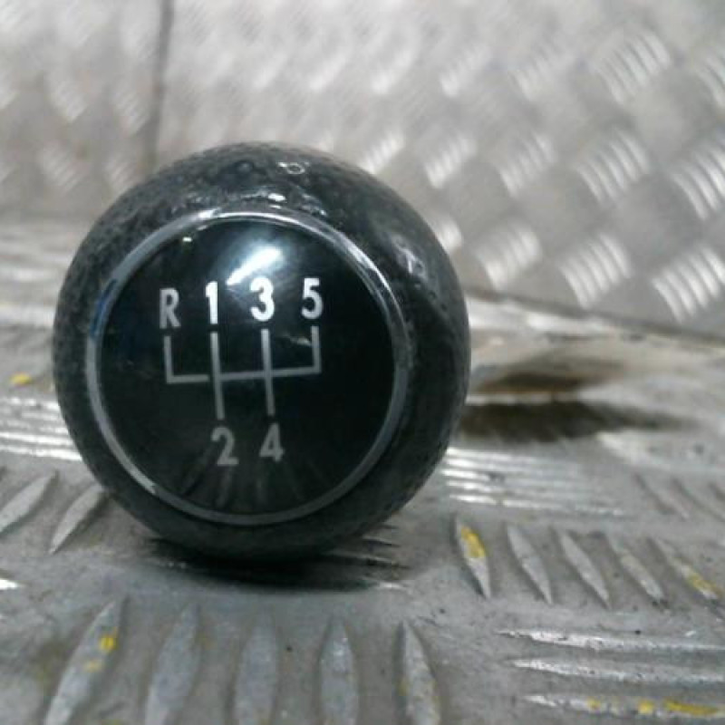 Pommeau de vitesses VOLKSWAGEN GOLF 4 Photo n°2