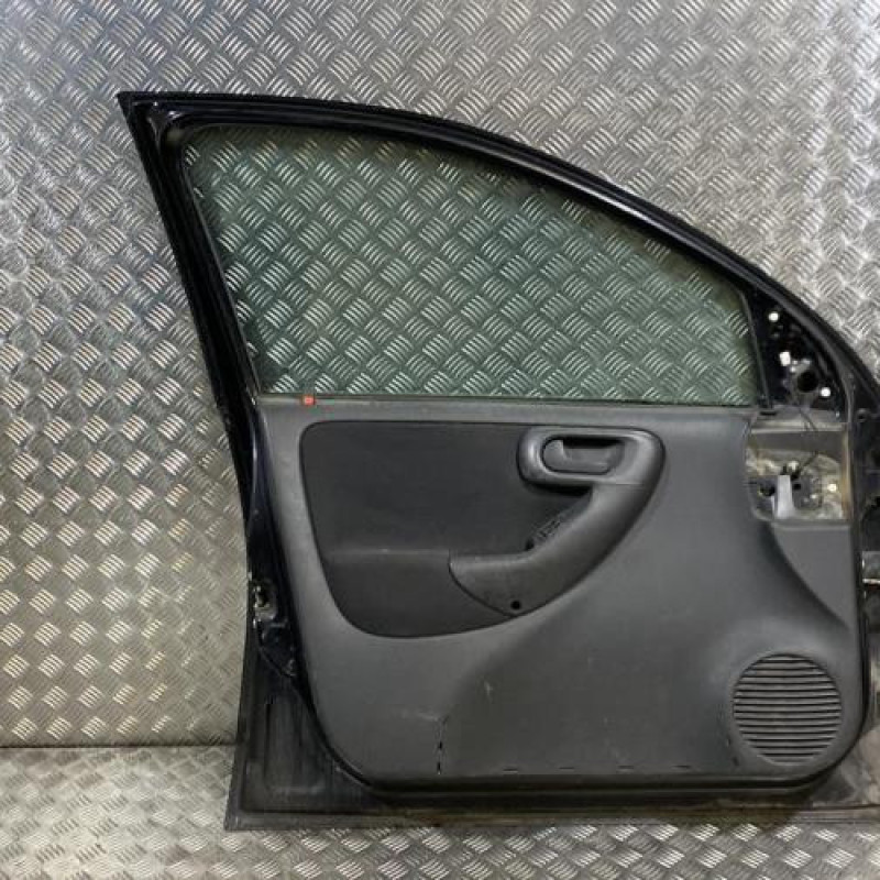 Porte avant gauche OPEL CORSA C Photo n°3
