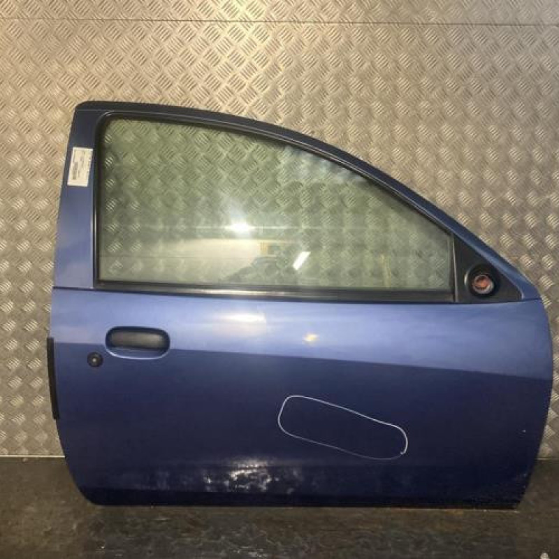 Porte avant droit FORD KA 1 Photo n°1