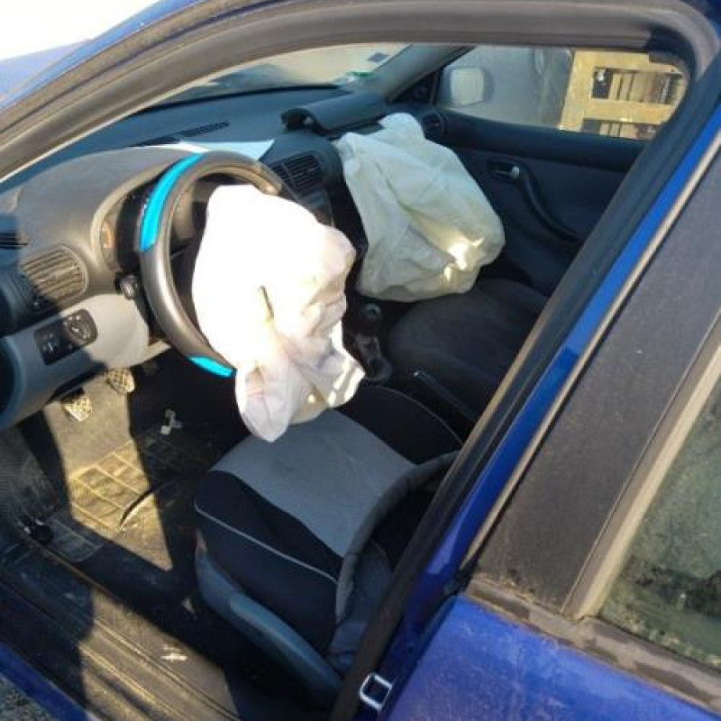 Porte avant gauche SEAT TOLEDO 2 Photo n°11