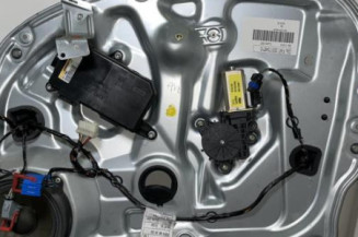 Leve vitre electrique avant droit FIAT IDEA Photo n°1